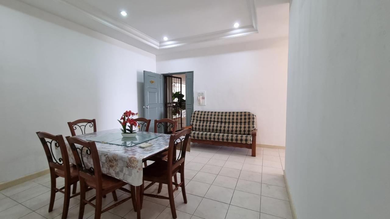 Kenyalang Emerald Riverine Resort Homestay Кучинг Экстерьер фото