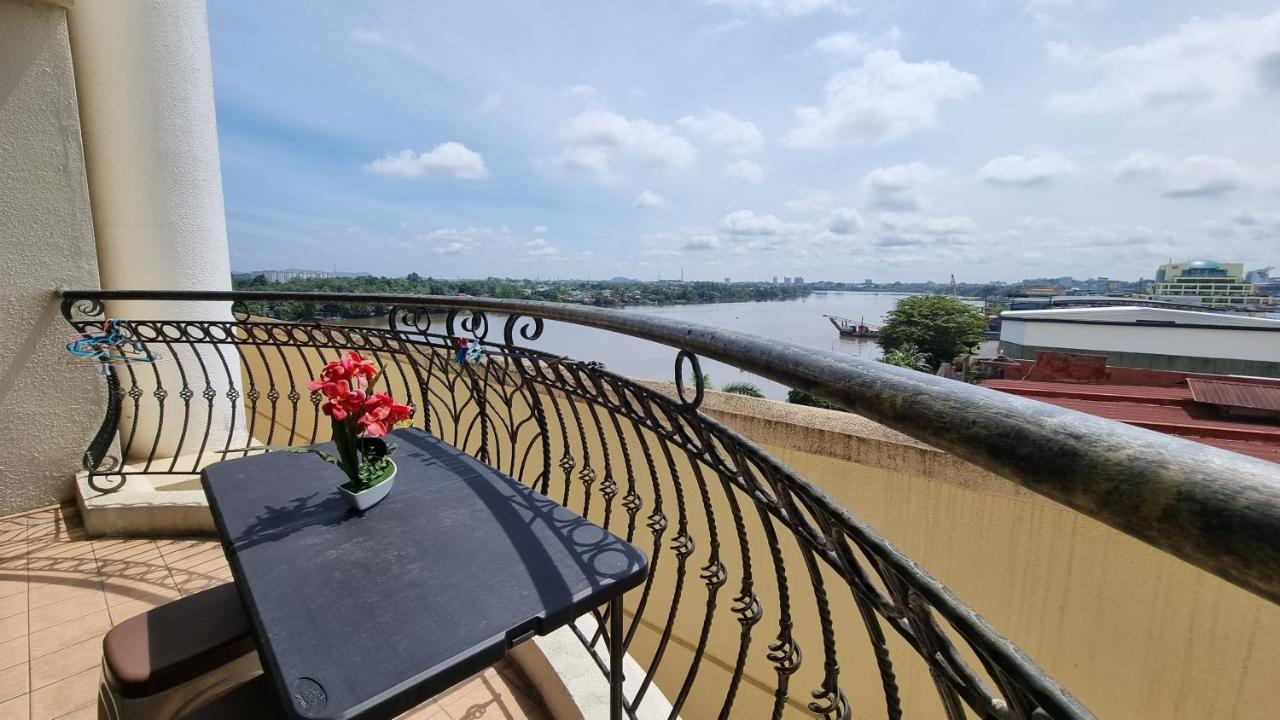 Kenyalang Emerald Riverine Resort Homestay Кучинг Экстерьер фото