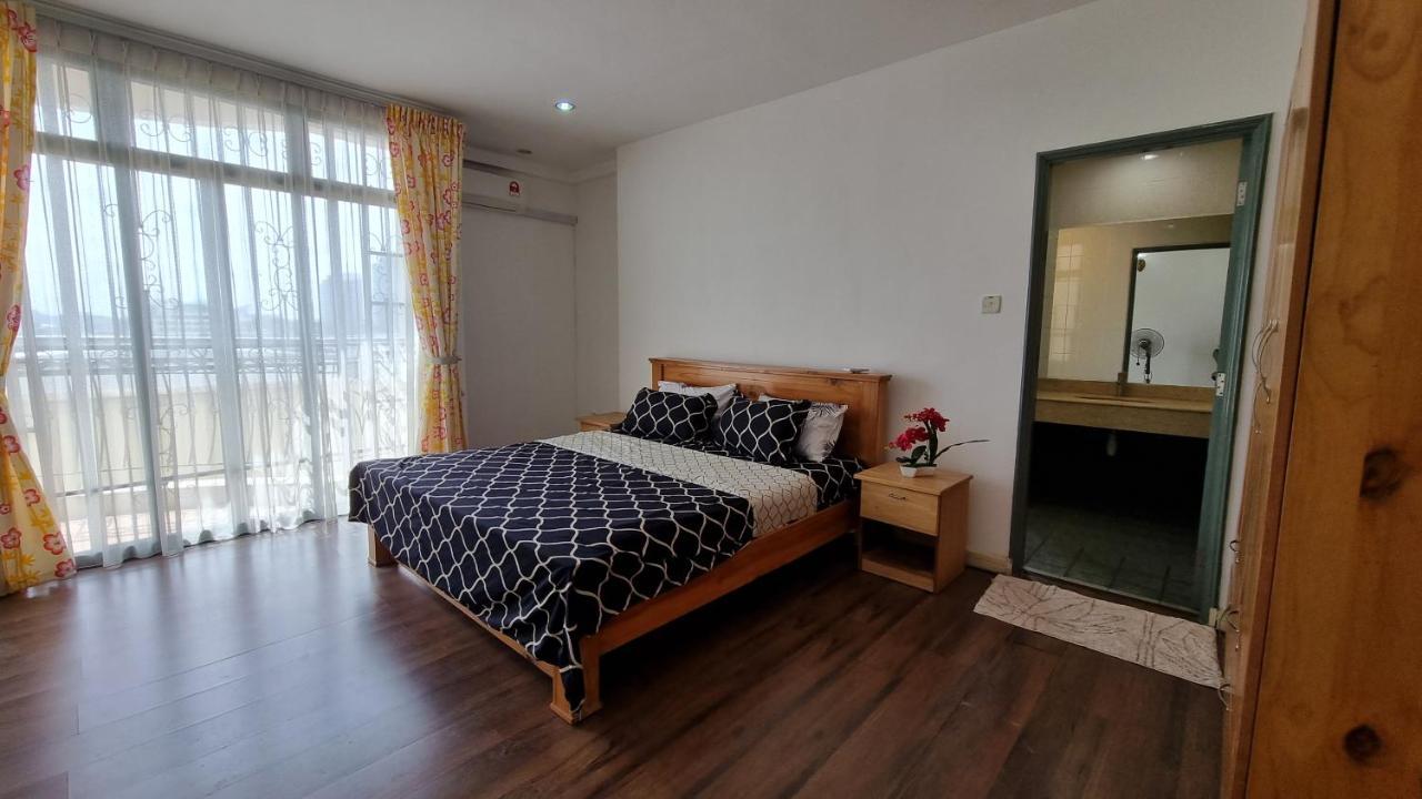 Kenyalang Emerald Riverine Resort Homestay Кучинг Экстерьер фото
